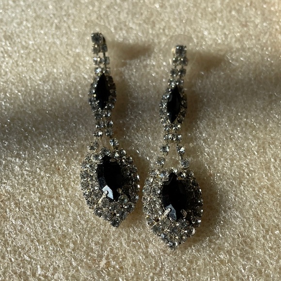 Crystal and onyx earrings - Picture 1 of 4